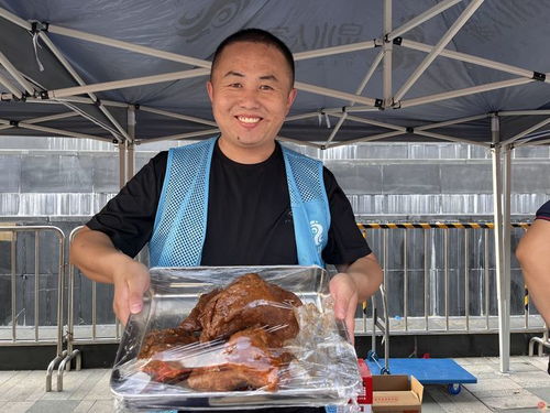 大口吃肉 泉水人家 農畜盛宴香飄四溢 市民 吃貨 流連忘返